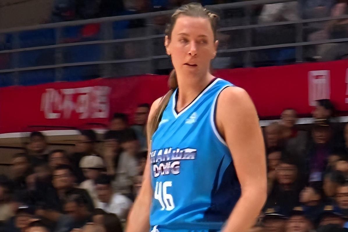 世界杯直播客户端下载-三连胜！新援28分6记三分+张子宇100%命中率，山东女篮双杀湖北！