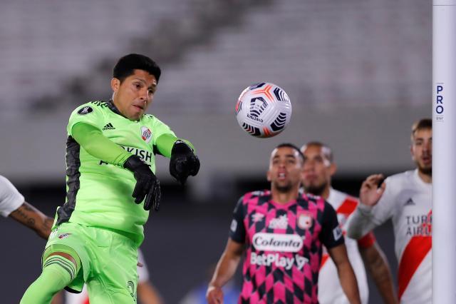 世界杯比赛直播app下载安装-奇迹！河床老将首发客串守门员助球队获胜